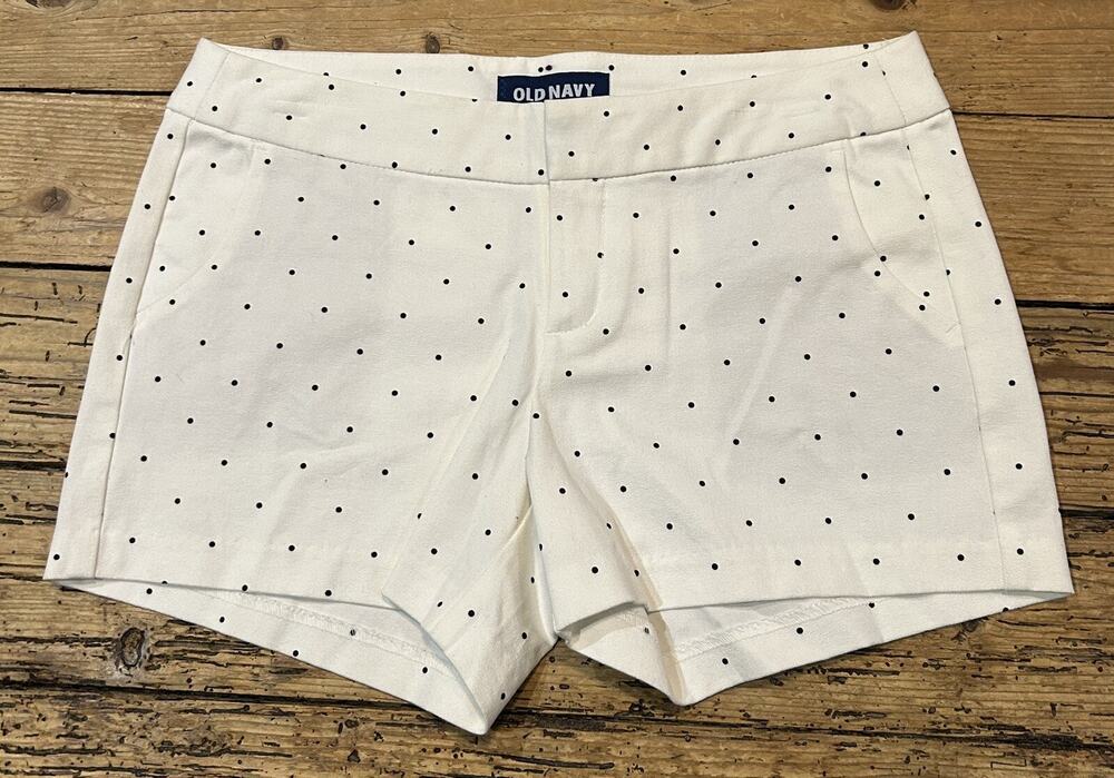 Old Navy Women’s Size 6 Polka Dot Short NWOT